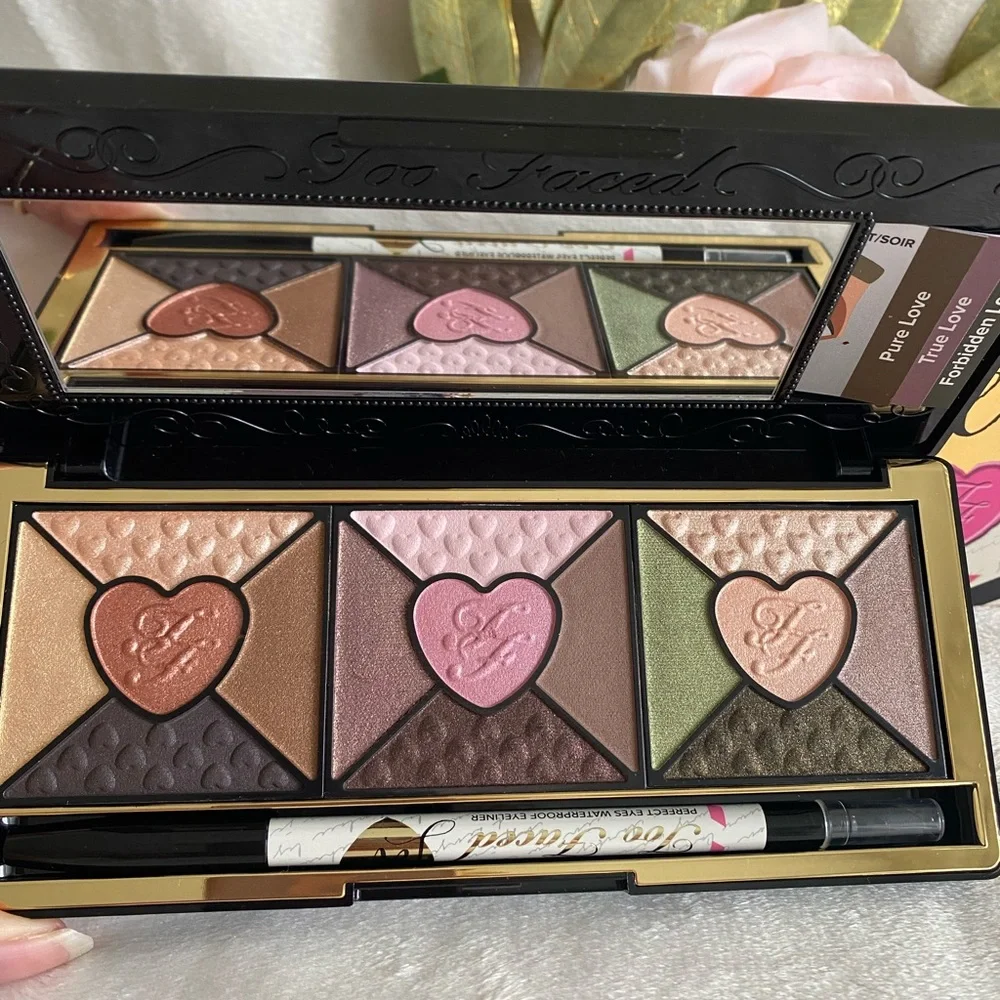 Too Faced - LOVE - Passionately Pretty Eye Shadow Collection Palette
